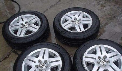 股票行情快报：三角轮胎（601163）12月16日主力资金净卖出19743万元